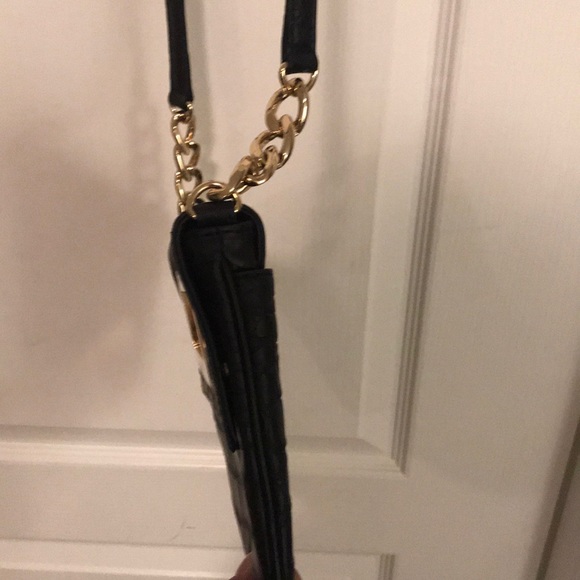 Micheal Kors crossbody purse - Picture 3 of 7